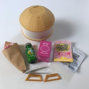 peony vase Miniverse Make It Mini Lifestyle